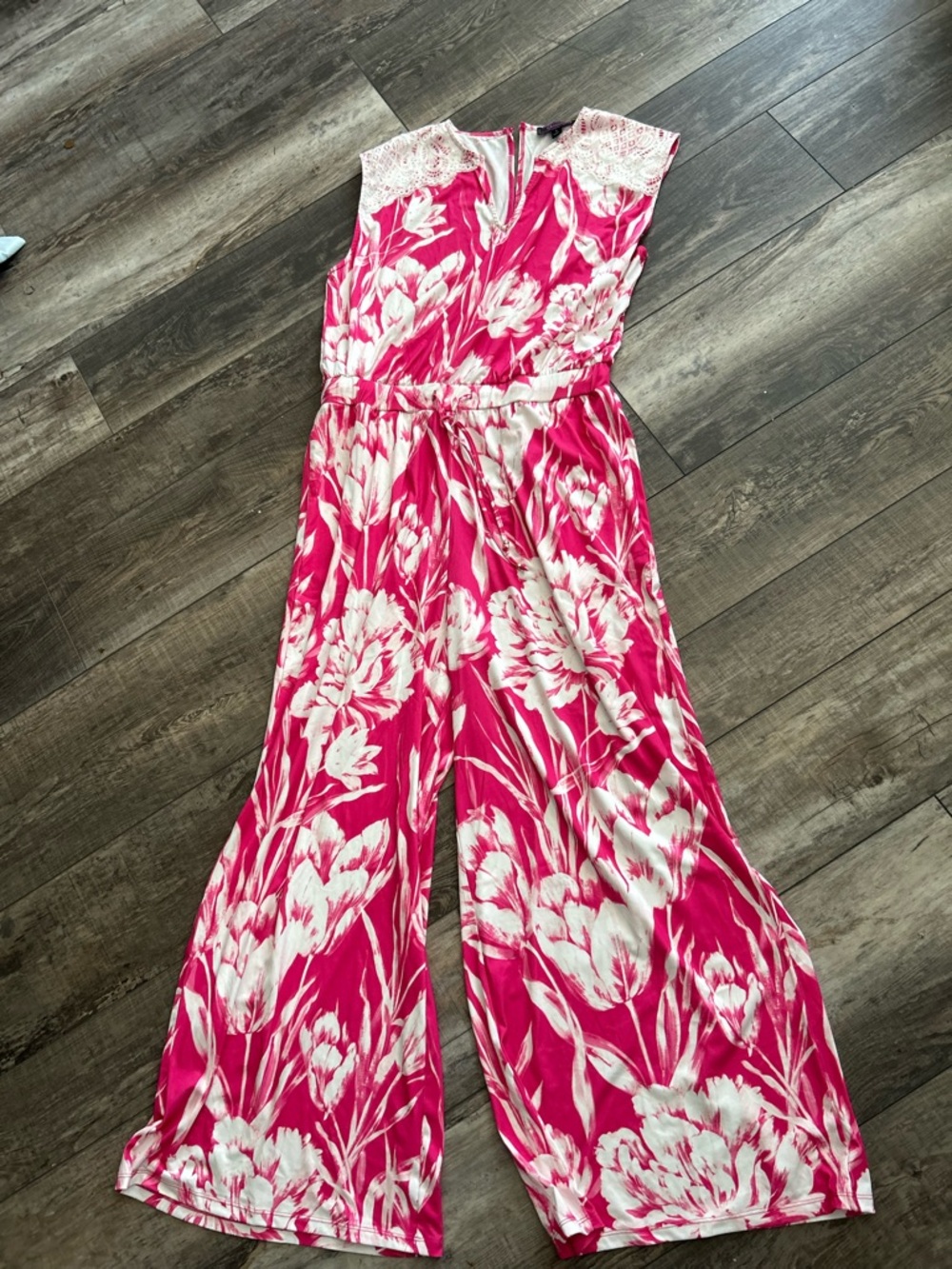 Hot Pink & White Floral Wide-Leg Jumpsuit. Har2